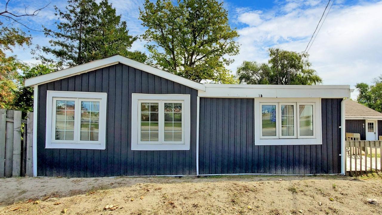 Main Beach River Retreat - Wasaga Beach 1 - Main Strip - 93 Mosley St Bagian luar foto