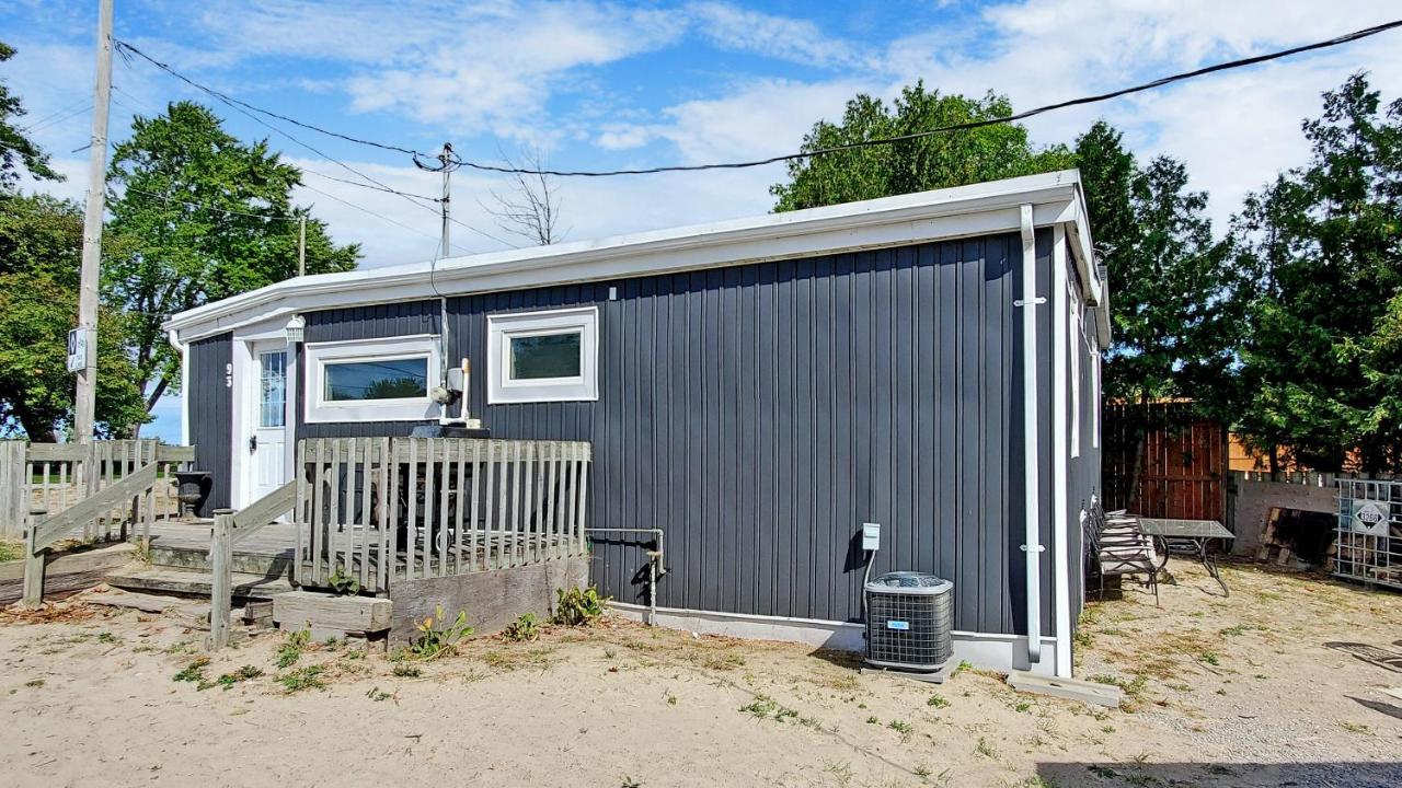 Main Beach River Retreat - Wasaga Beach 1 - Main Strip - 93 Mosley St Bagian luar foto