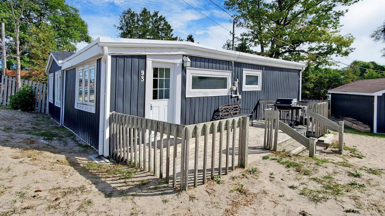 Main Beach River Retreat - Wasaga Beach 1 - Main Strip - 93 Mosley St Bagian luar foto