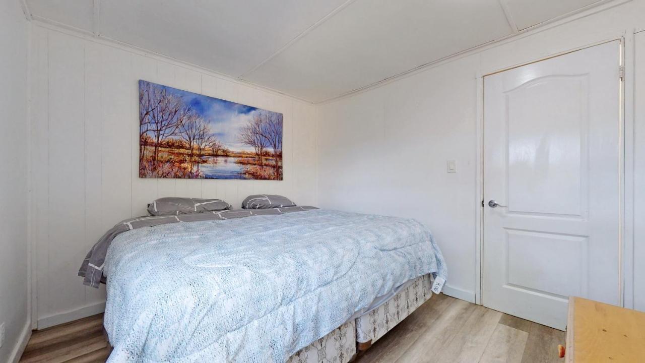 Main Beach River Retreat - Wasaga Beach 1 - Main Strip - 93 Mosley St Bagian luar foto