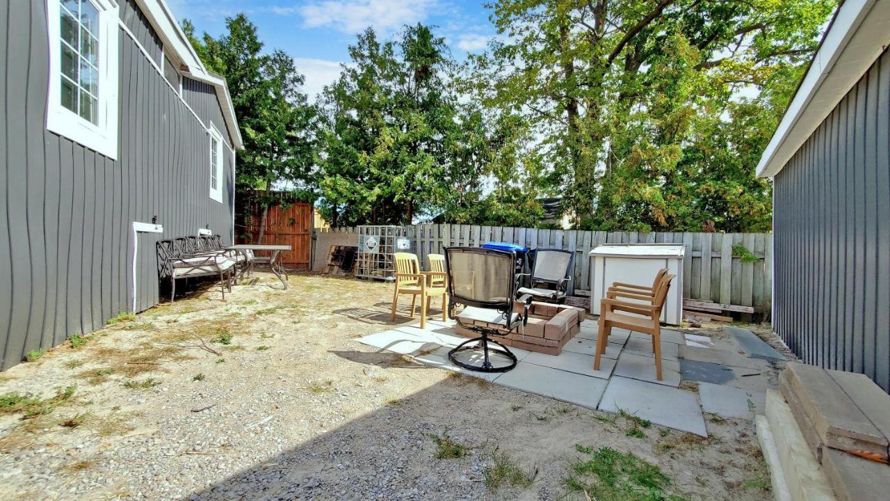 Main Beach River Retreat - Wasaga Beach 1 - Main Strip - 93 Mosley St Bagian luar foto