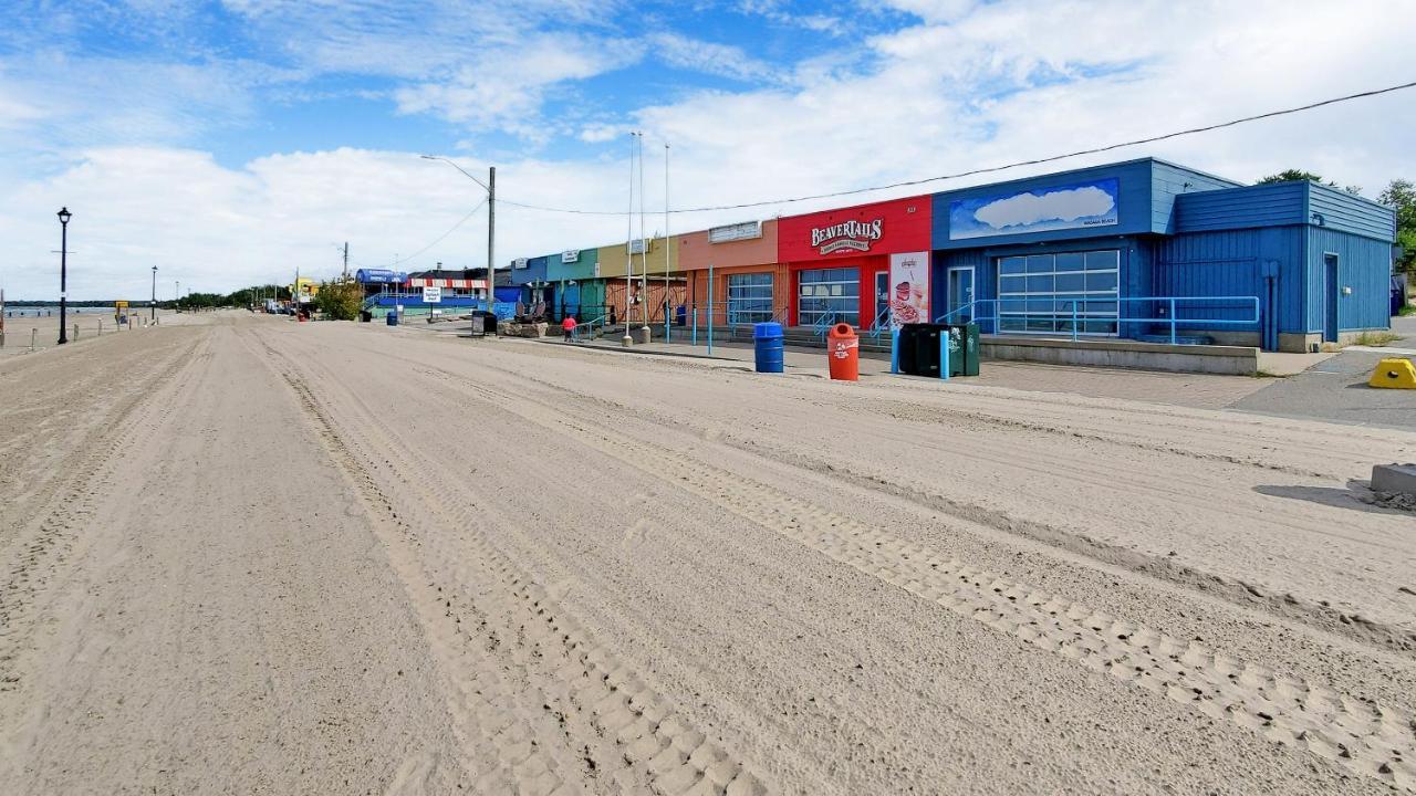 Main Beach River Retreat - Wasaga Beach 1 - Main Strip - 93 Mosley St Bagian luar foto
