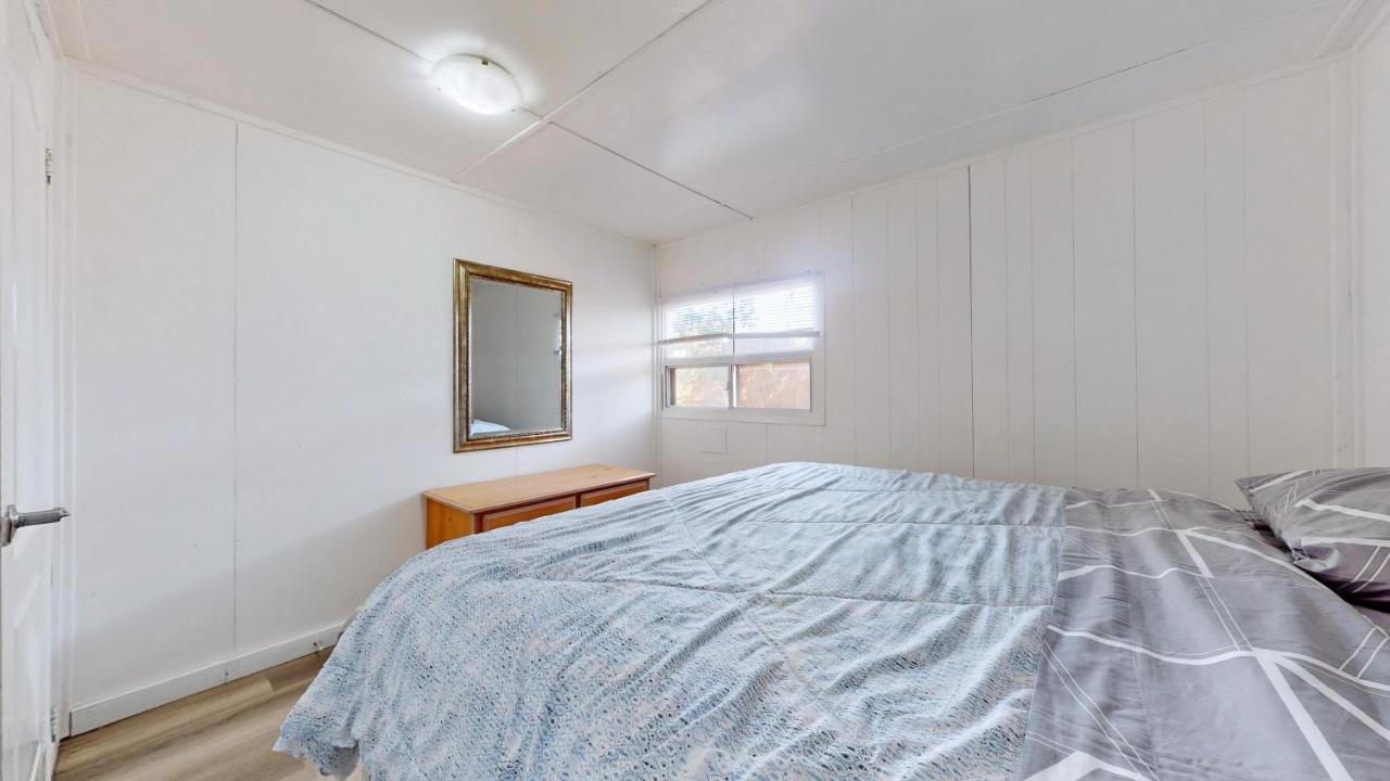 Main Beach River Retreat - Wasaga Beach 1 - Main Strip - 93 Mosley St Bagian luar foto