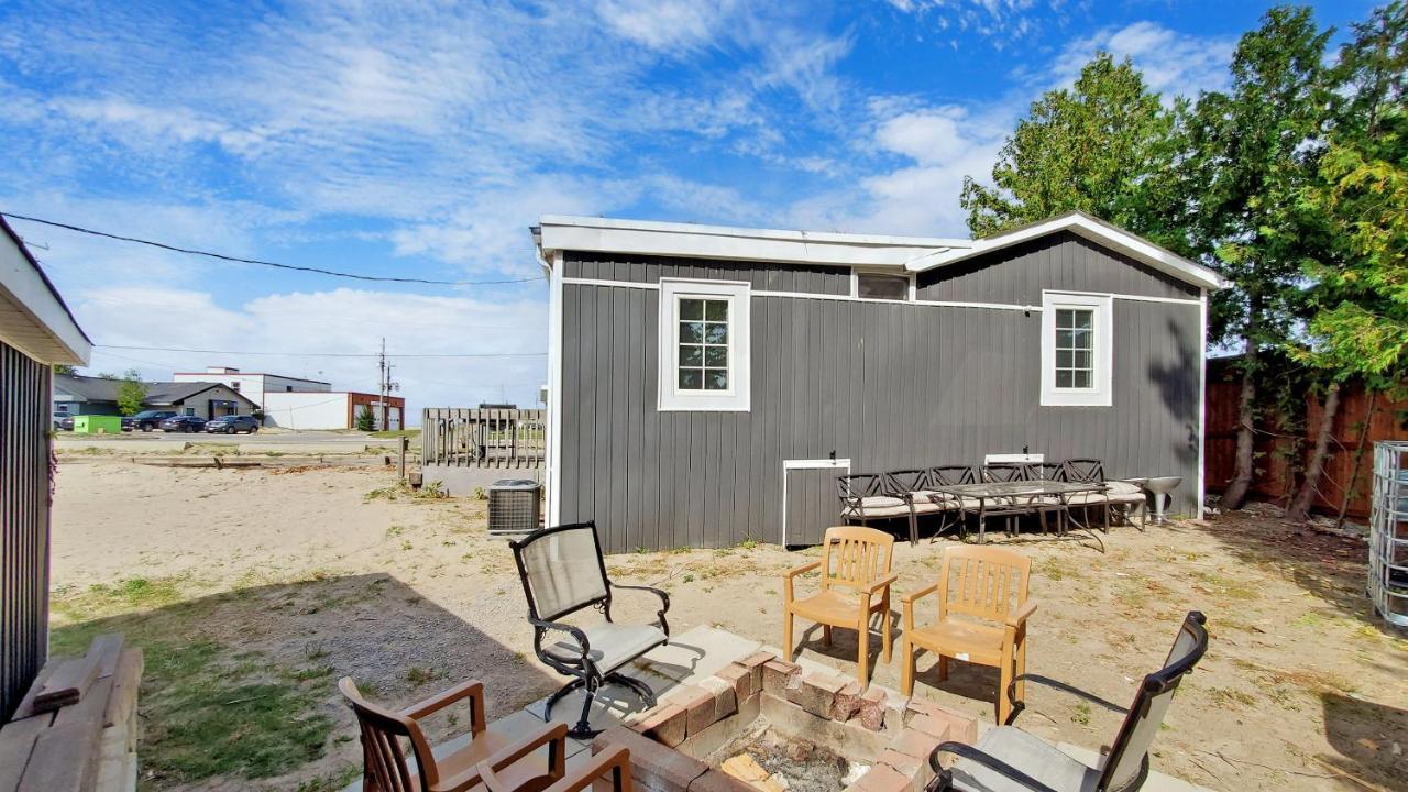 Main Beach River Retreat - Wasaga Beach 1 - Main Strip - 93 Mosley St Bagian luar foto