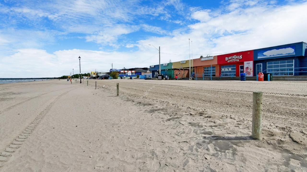 Main Beach River Retreat - Wasaga Beach 1 - Main Strip - 93 Mosley St Bagian luar foto
